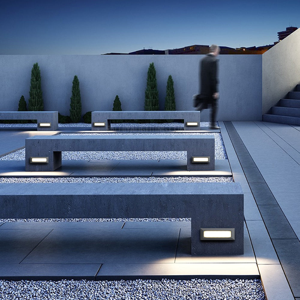 Éclairage moderne LED pour terrasse et marches extérieur