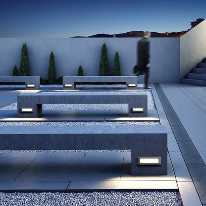 Éclairage moderne LED pour terrasse et marches extérieur