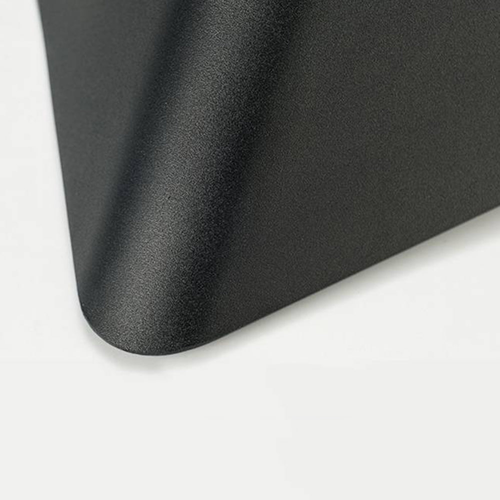 Lampe murale extérieure minimaliste en métal triangulaire