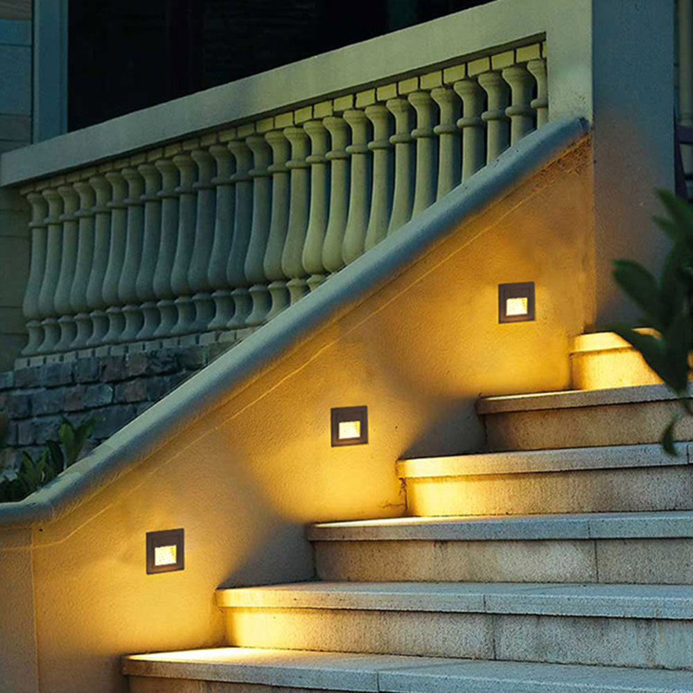Éclairage moderne à LED pour terrasse et marches