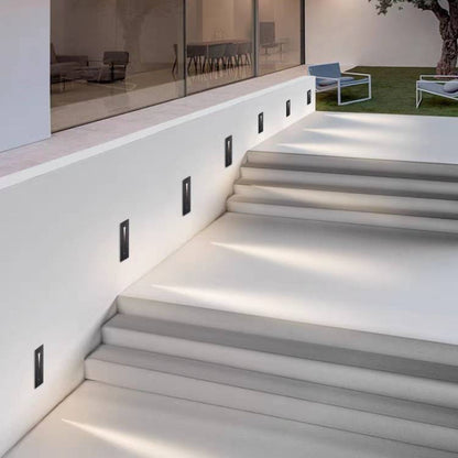 Éclairage moderne à LED pour terrasse et marches