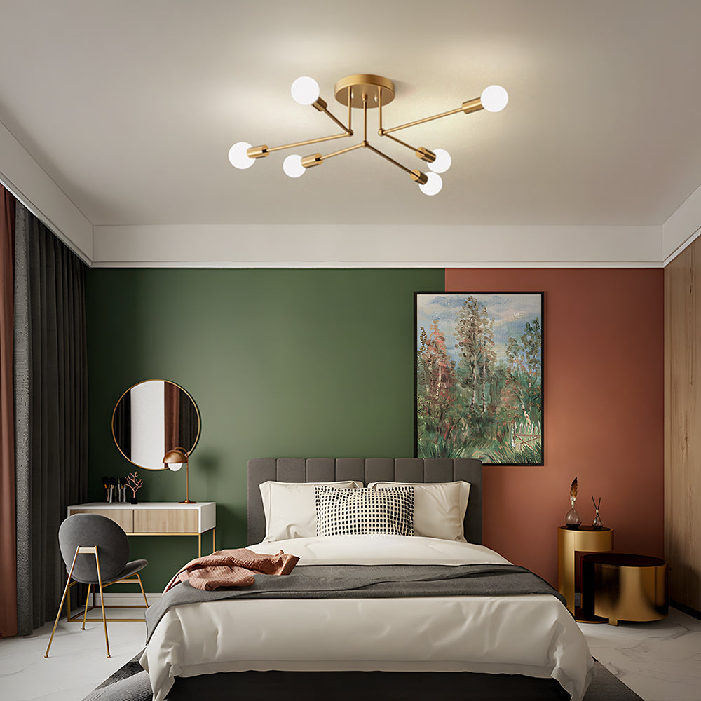 Plafonnier en fer à grappes dorées