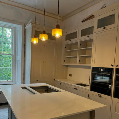 Petite lampe suspendue en verre de style Bauhaus