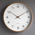 Horloge murale en bois scandinave élégante