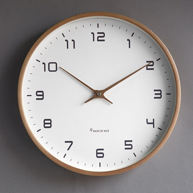Horloge murale en bois scandinave élégante