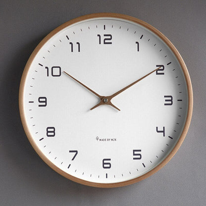 Horloge murale en bois scandinave élégante