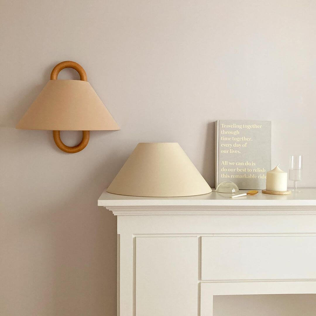 Lampe murale plissée contemporaine