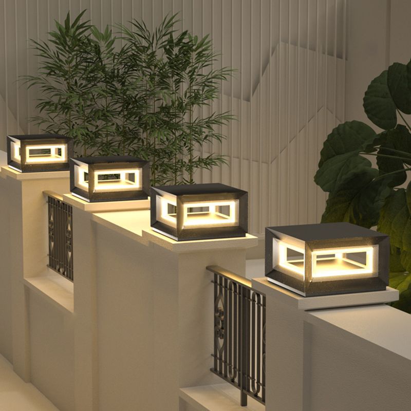 Lampe de poteau extérieure moderne à LED en forme de cube
