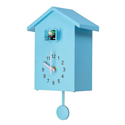 Horloge à coucou moderne au charme traditionnel