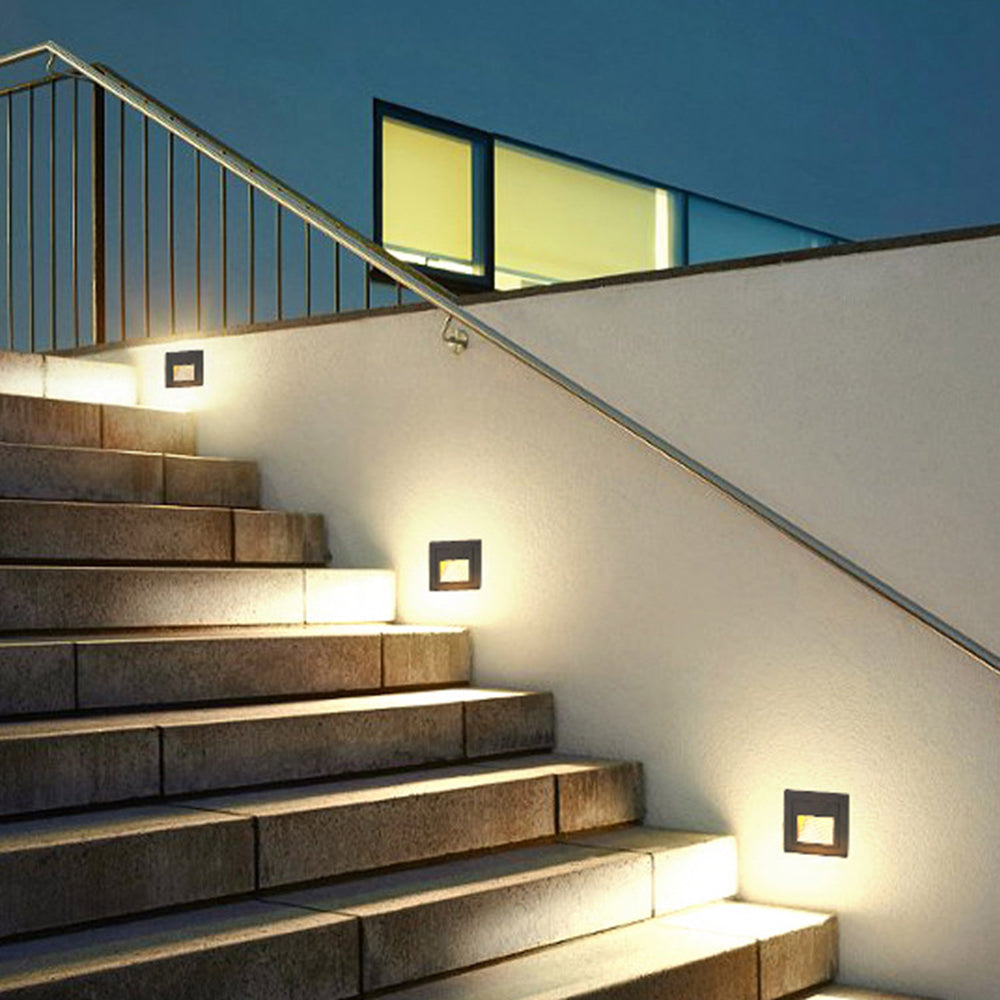 Éclairage moderne à LED pour terrasse et marches