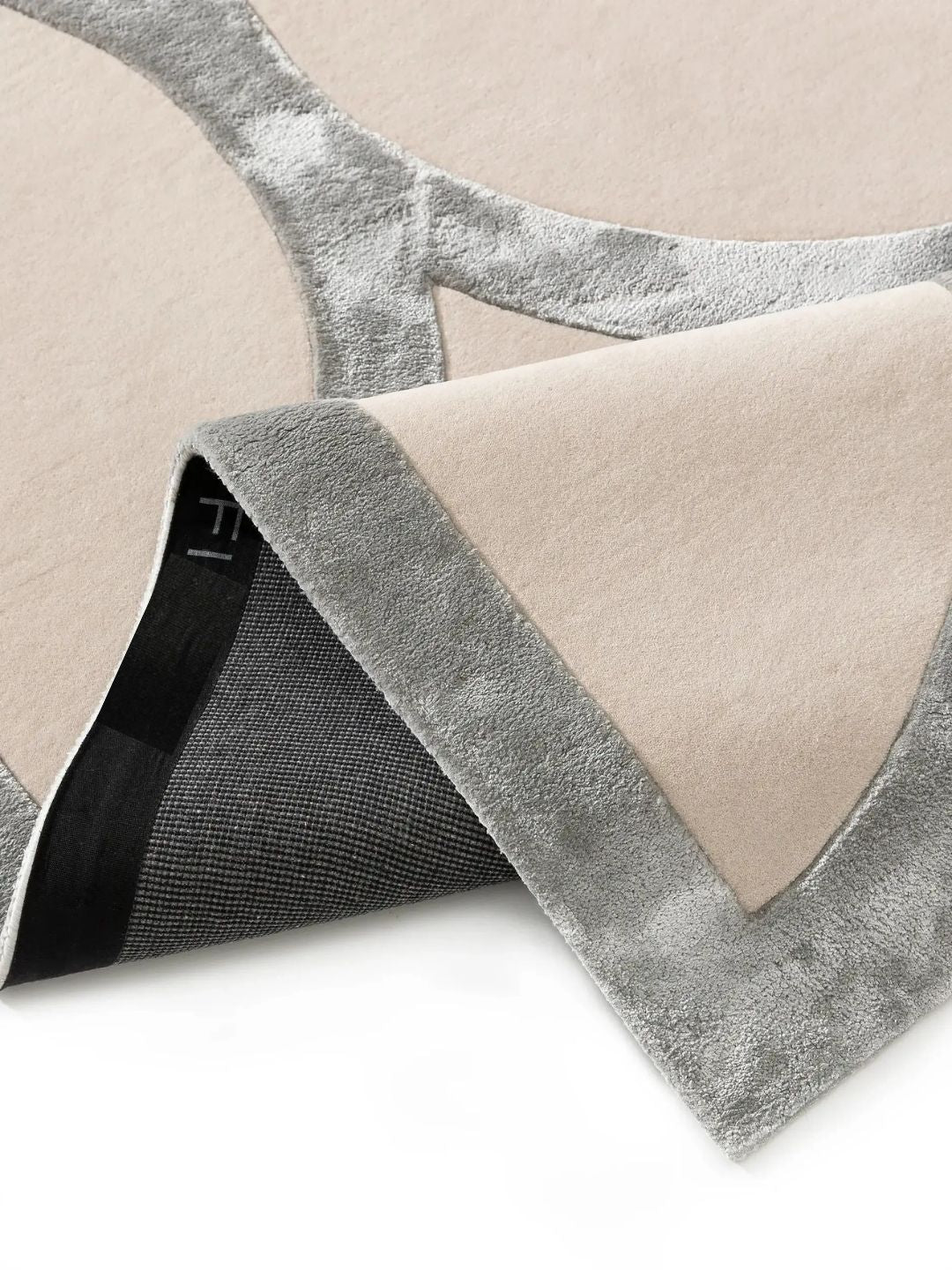 Tapis moderne en laine crème pour salon