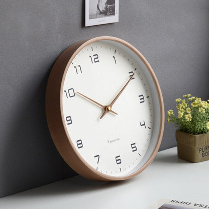 Horloge murale en bois scandinave élégante