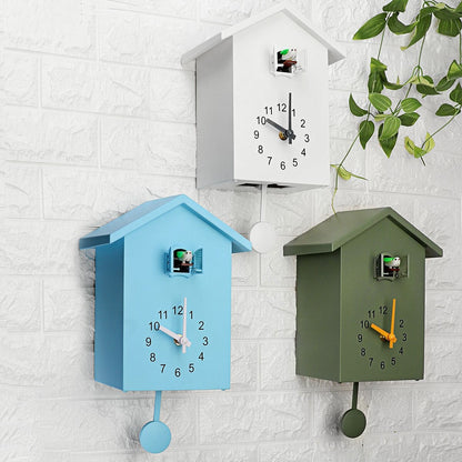 Horloge à coucou moderne au charme traditionnel