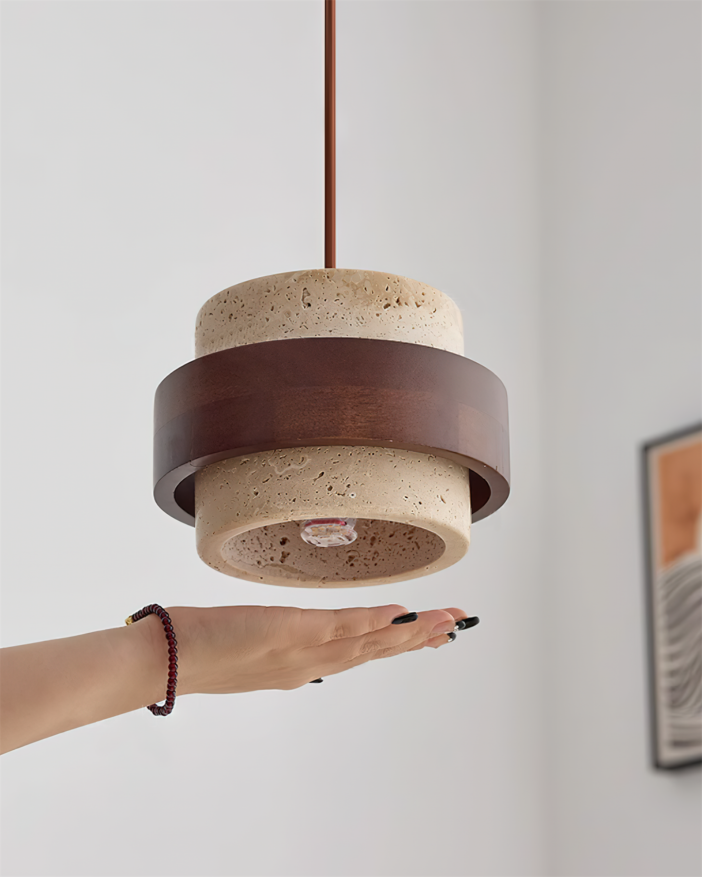 Lanterne suspendue en pierre rustique