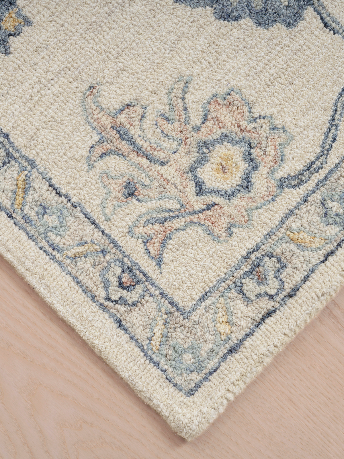 Tapis persan Calvera botanique en laine et coton