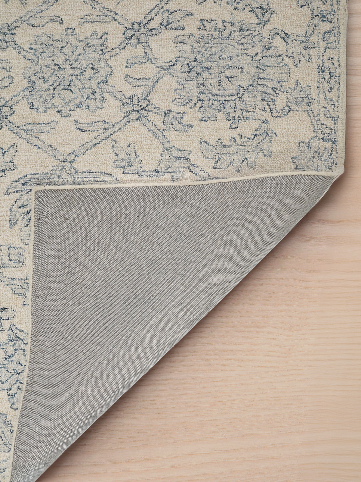 Tapis persan botanique Elvara en laine et coton