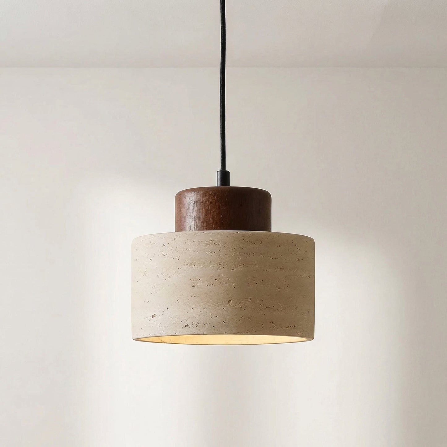 Suspension naturelle en travertin