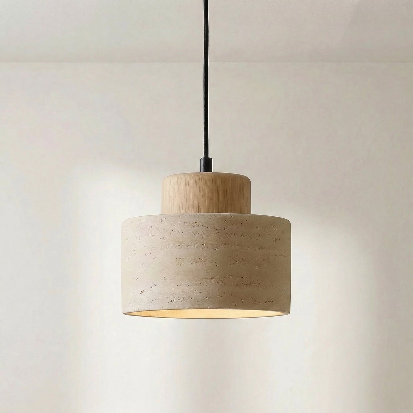 Suspension naturelle en travertin
