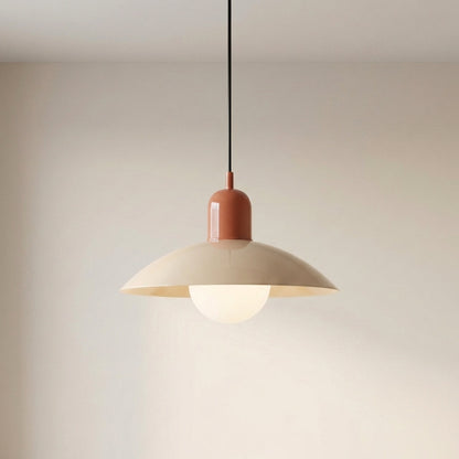 Suspension moderne au design coloré