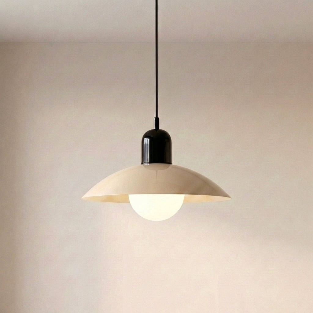 Suspension moderne au design coloré