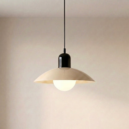 Suspension moderne au design coloré