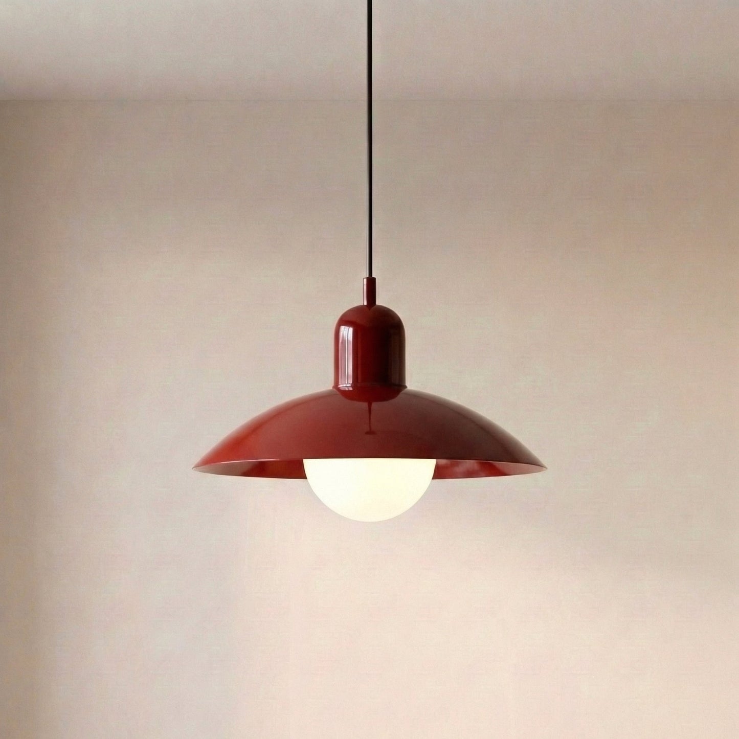 Suspension moderne au design coloré