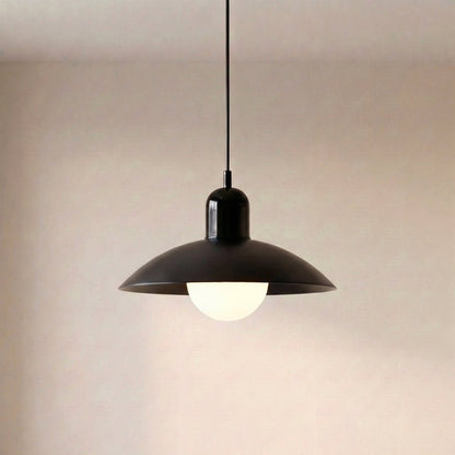 Suspension moderne au design coloré