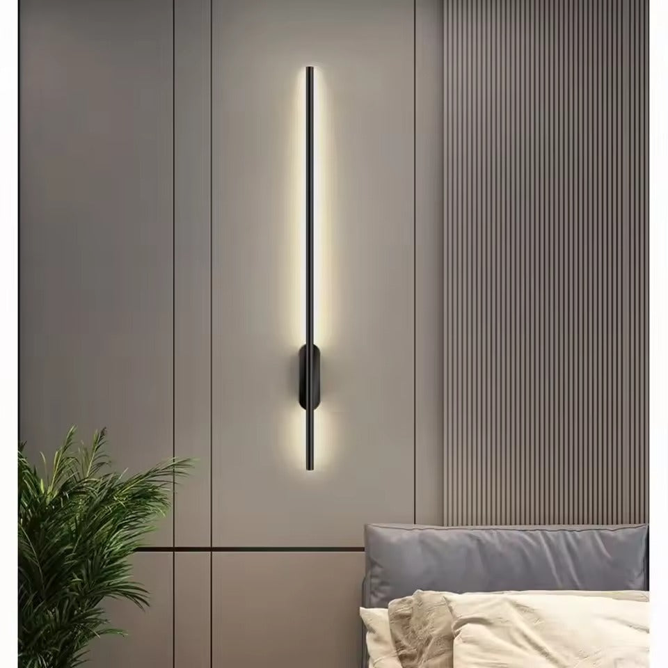 Longue lampe murale d'accentuation à DEL