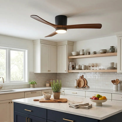 Ventilateur de plafond moderne avec pales en bois et lumière intégrée