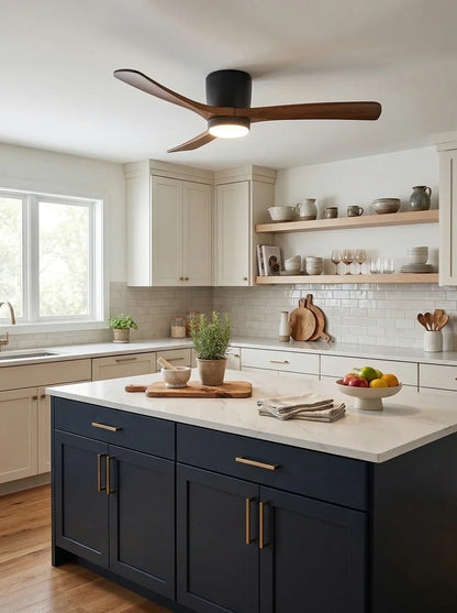 Ventilateur de plafond moderne avec pales en bois et lumière intégrée