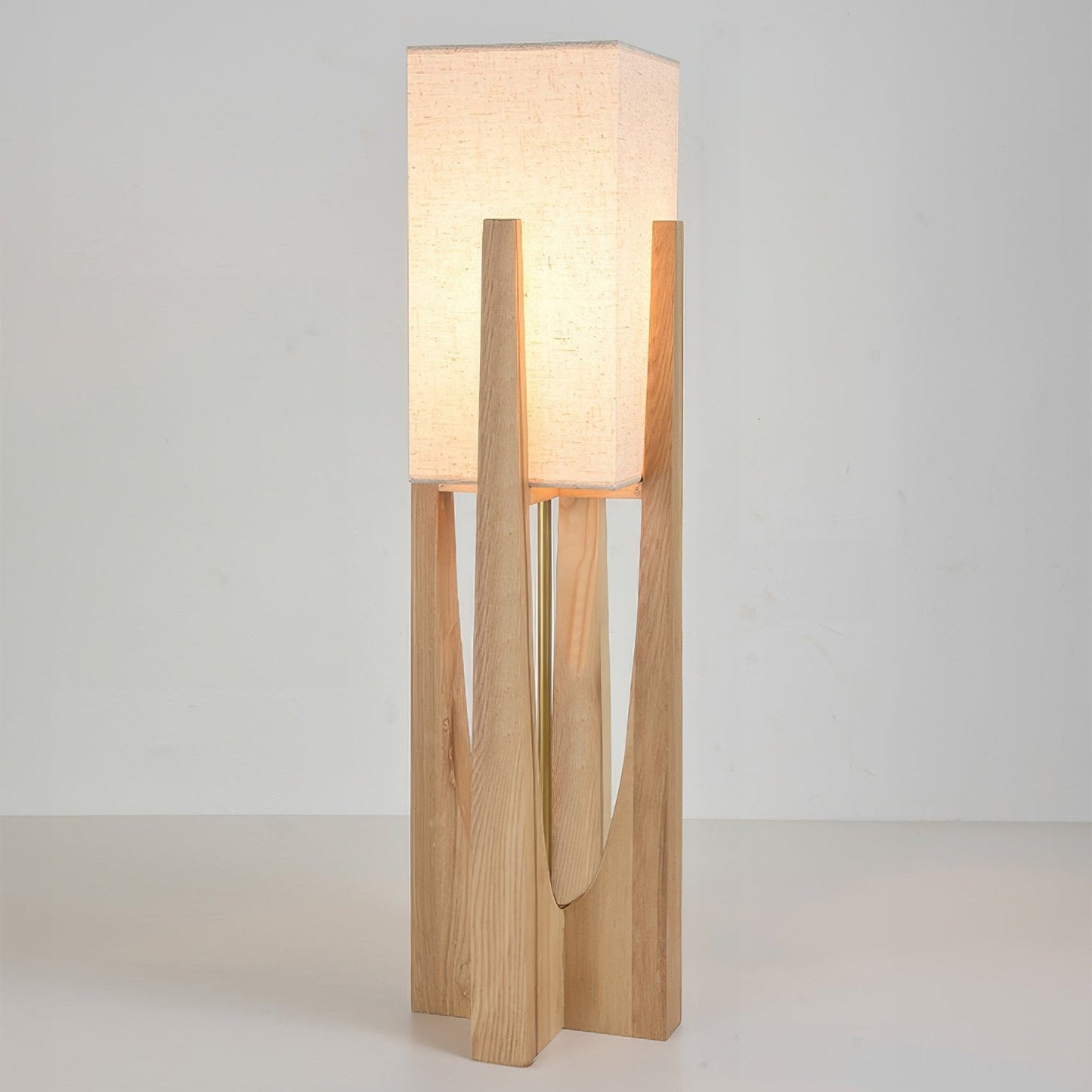 Lampe sur pied en bois minimaliste