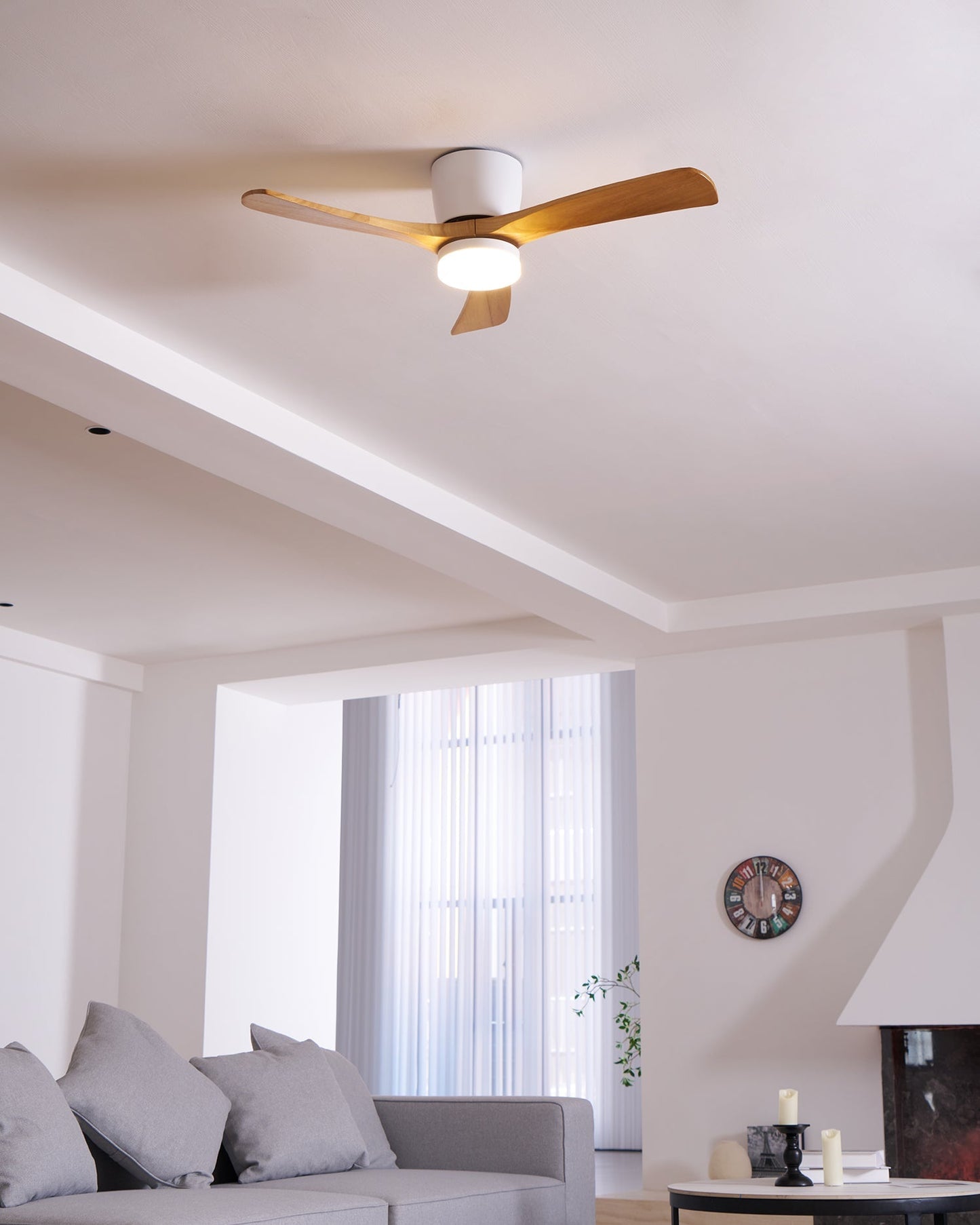 Ventilateur de plafond moderne en bois avec lumière LED