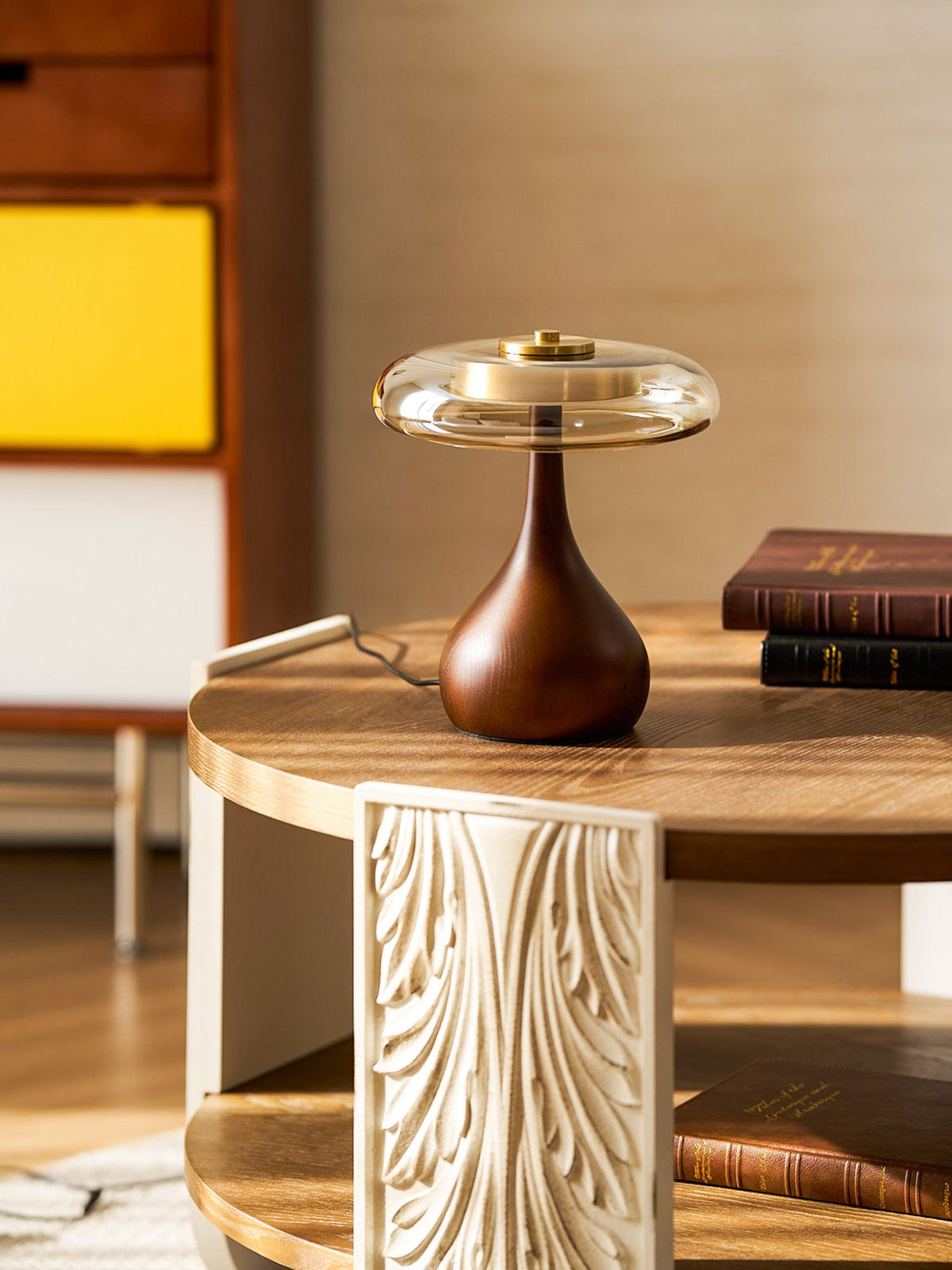Lampe à poser en noyer style mi-siècle moderne Quilven