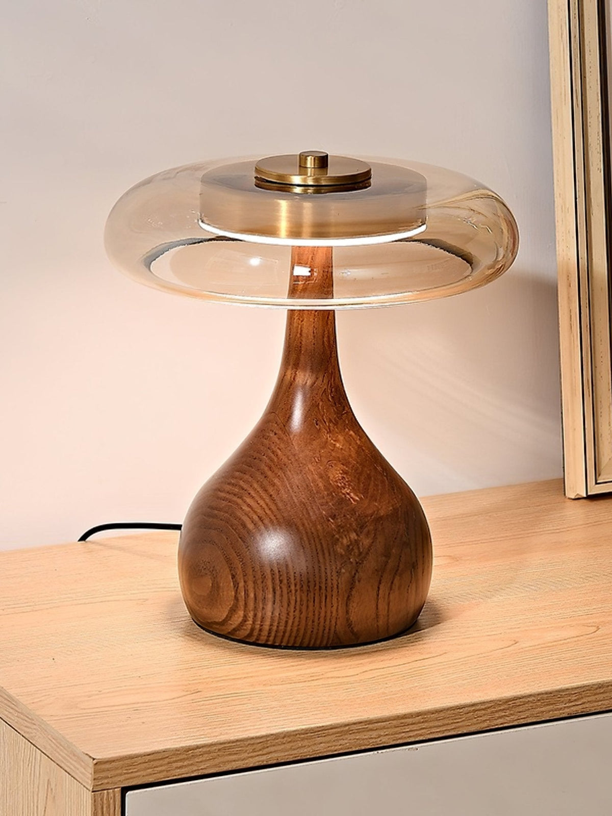 Lampe à poser en noyer style mi-siècle moderne Quilven