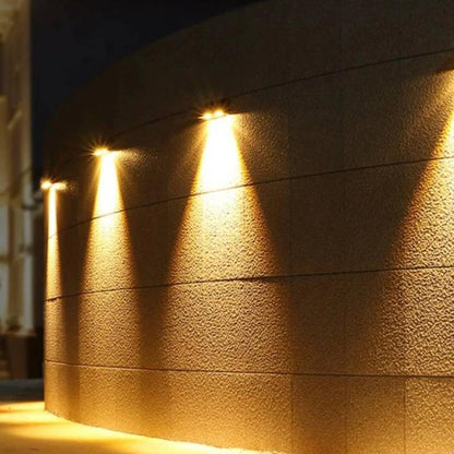 Lanterne solaire contemporaine pour chemin