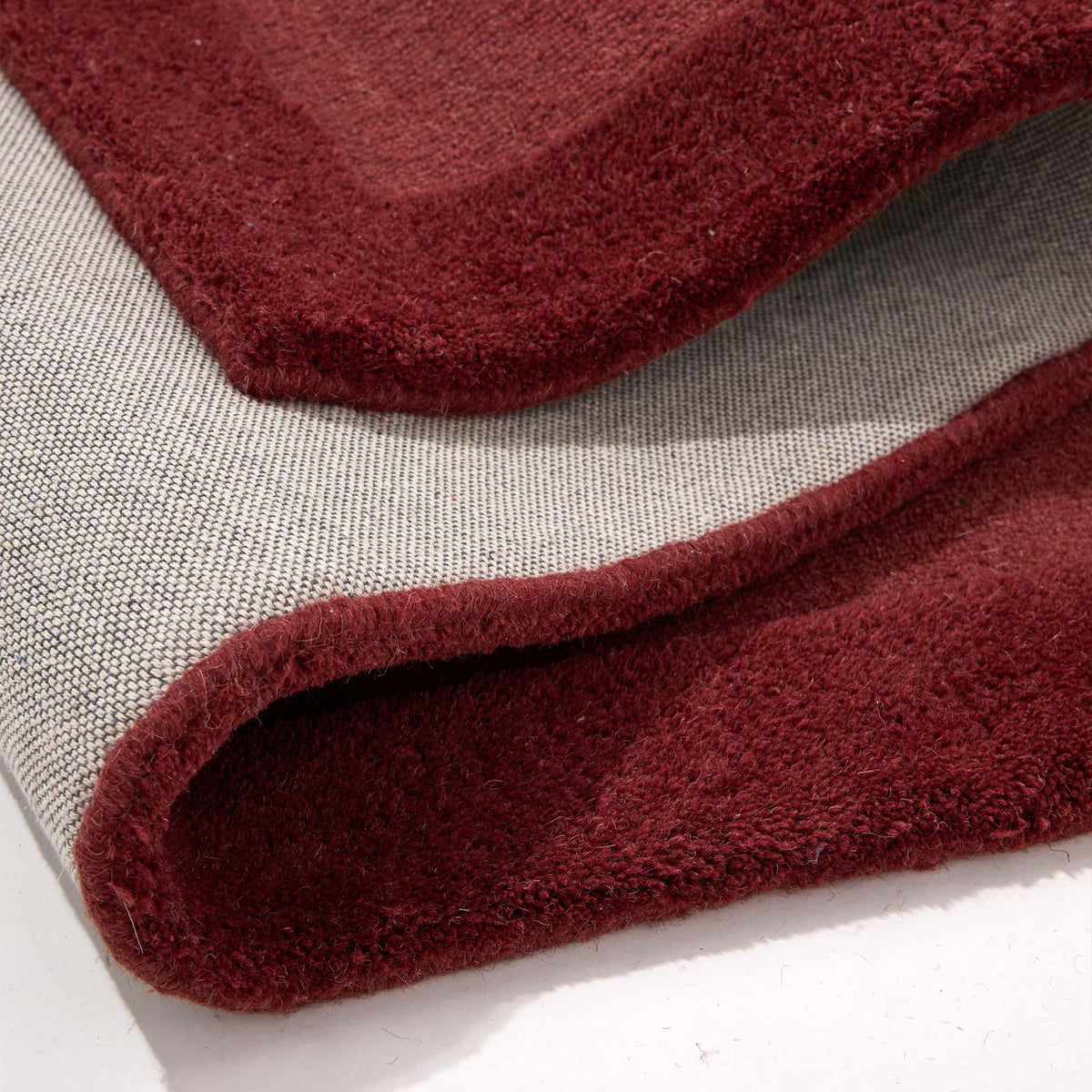 Tapis moderne en laine à bordure Marvella
