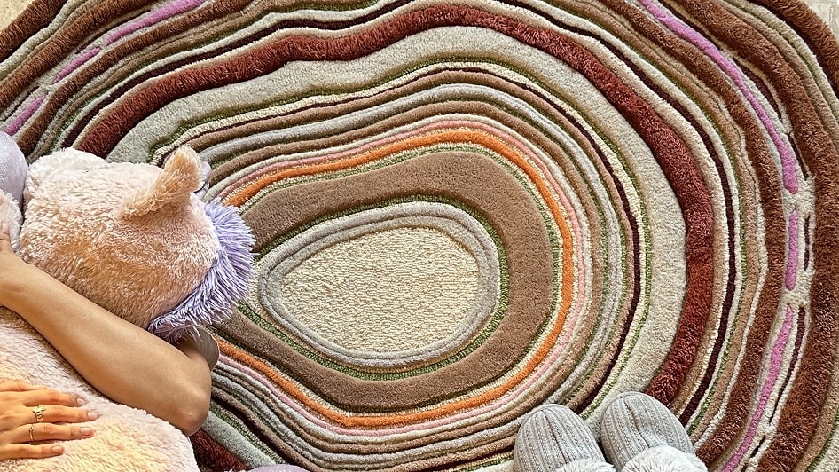 Textured wool rug made of wool