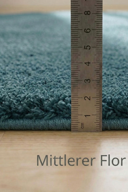 Modern high-pile carpet