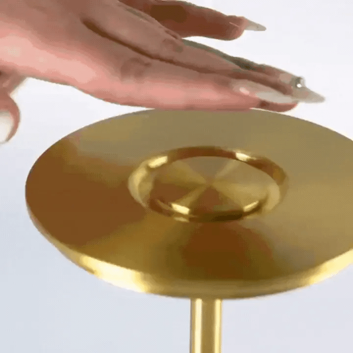 Lampe de table minimaliste en laiton Kestrion