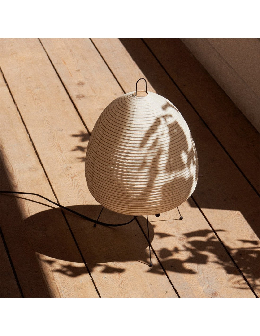 Lampe sur pied en papier japonais sculptural