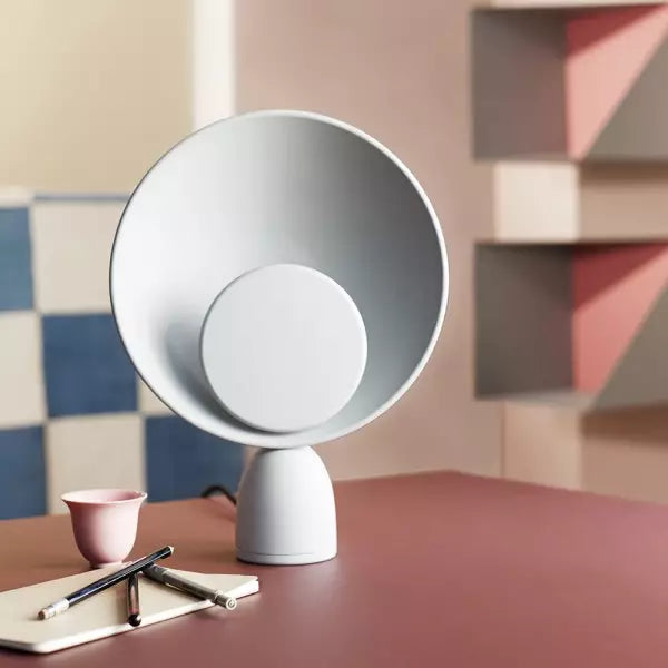 Lampe de table en forme de bol sculptural