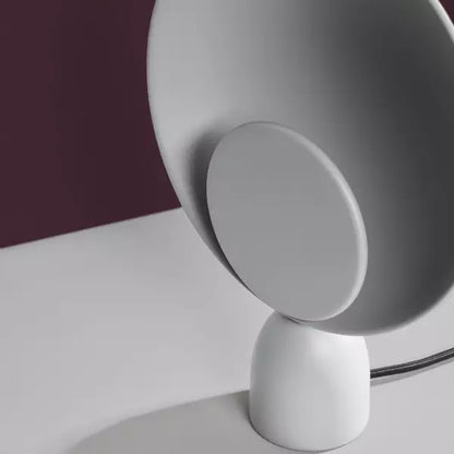 Lampe de table en forme de bol sculptural