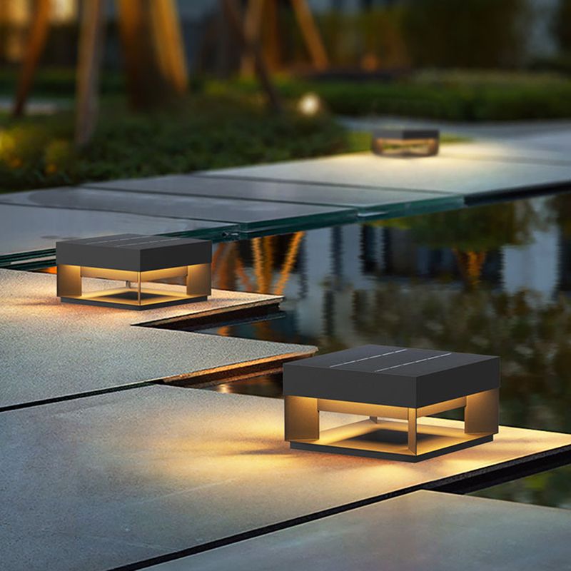 Lampe de poteau extérieure Solar Cube