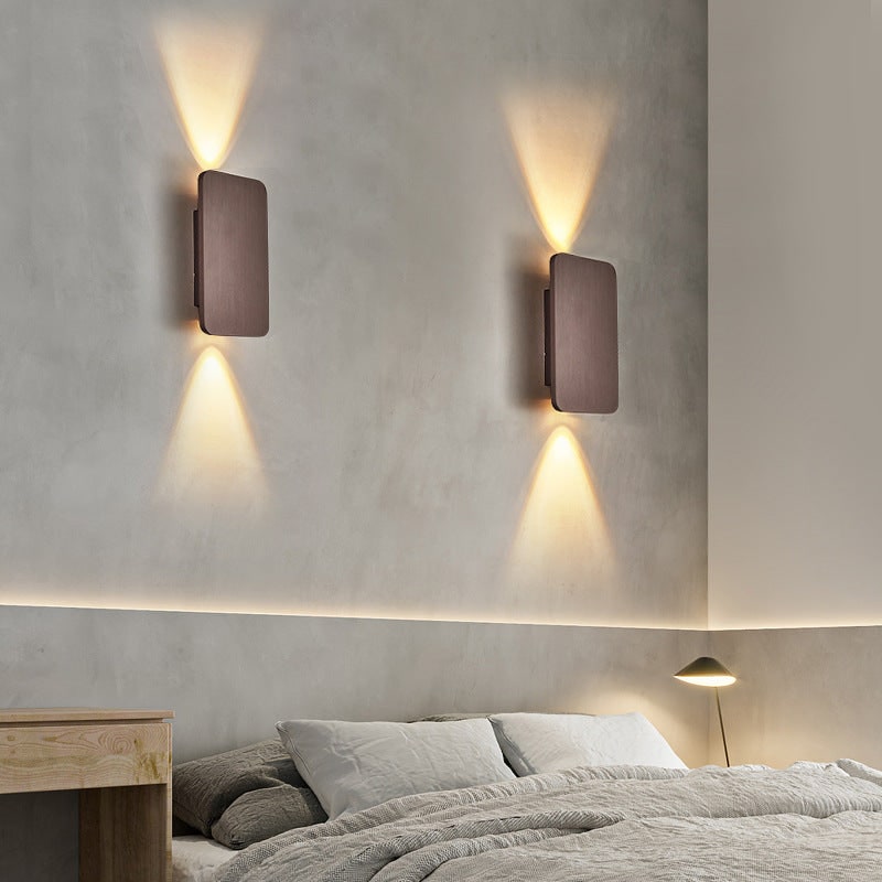 Applique murale rectangulaire minimaliste en métal Nyxora
