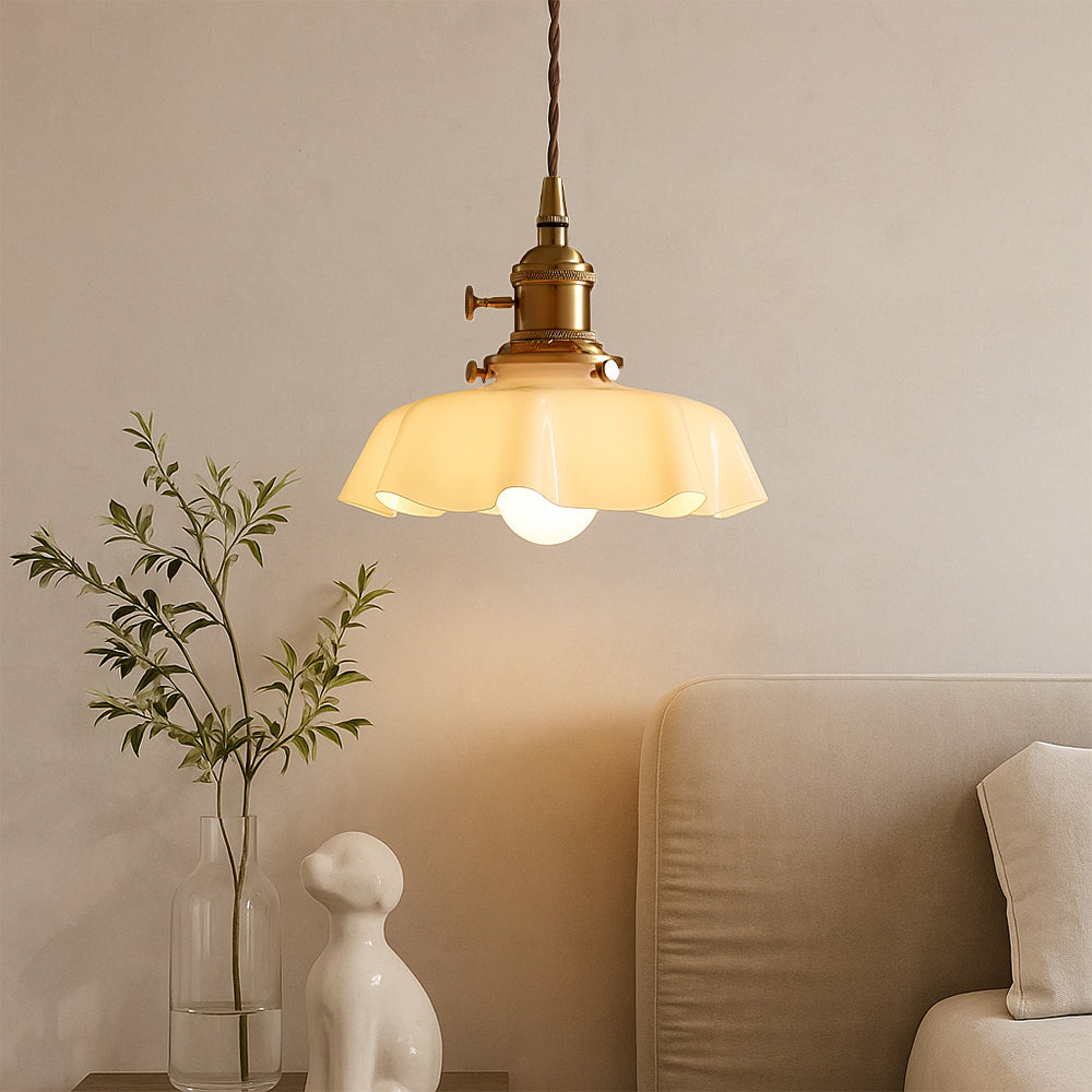 Suspension en verre festonné française Coquille