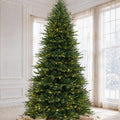 Sapin de Noël Skovra Classic PE/PVC de 12ft avec éclairage intégré