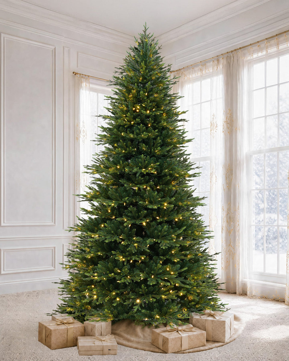 Sapin de Noël Skovra Classic PE/PVC de 12ft avec éclairage intégré