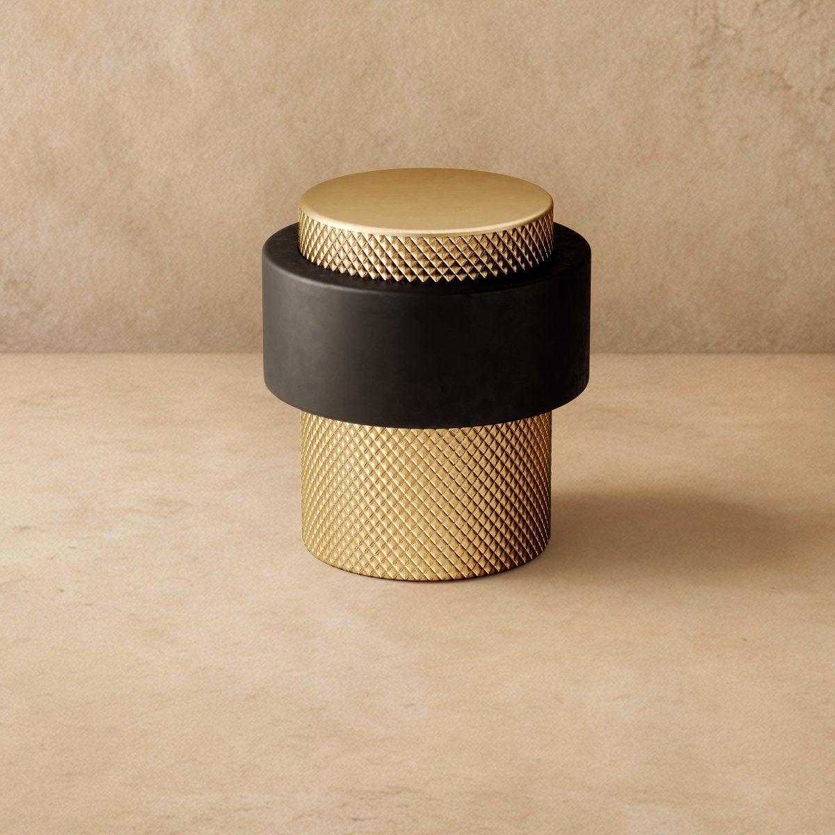 Butée de porte au sol minimaliste en laiton Nelvora