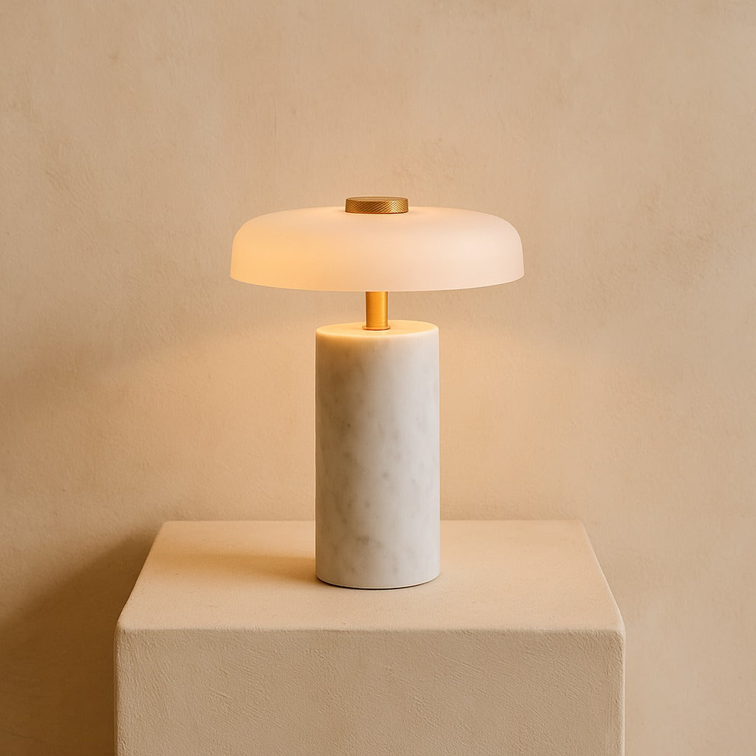 Lampe de table Jorvane en marbre nordique
