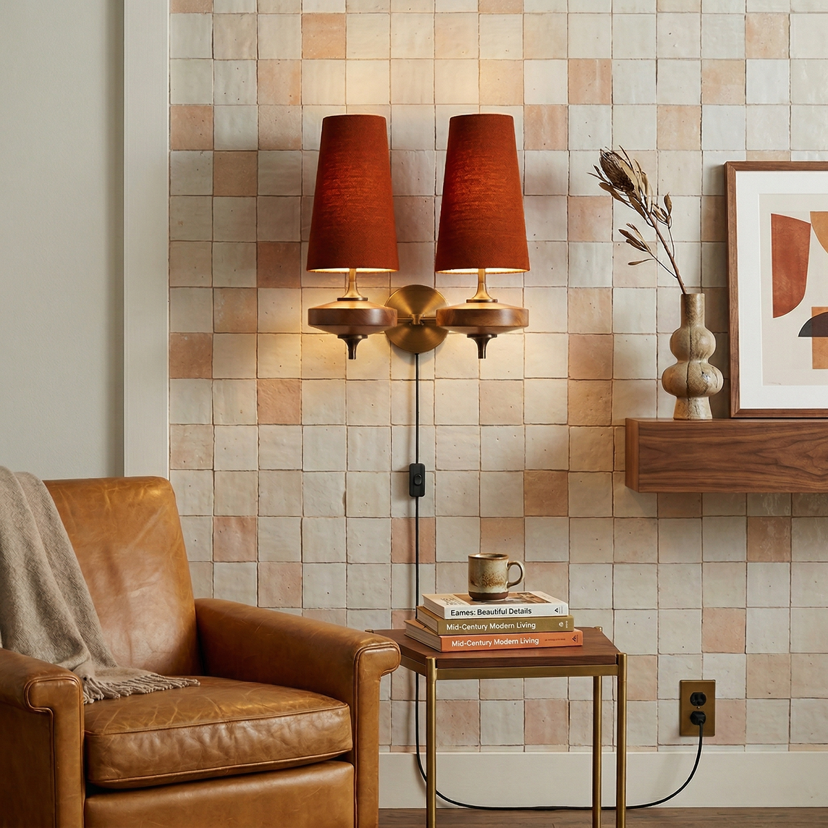Applique murale enfichable en noyer et laiton